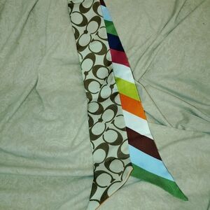 Coach Legacy Multicolor Silk Twilly Like new condition